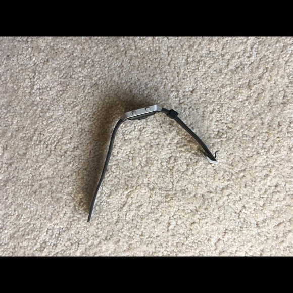 Fitbit Blaze with band and charger - Picture 3 of 4
